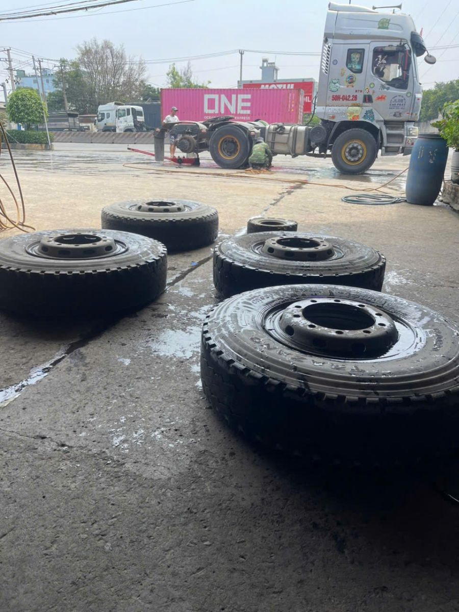 Nghề vá lốp xe ô tô có khó không? Tìm hiểu kỹ năng và kỹ thuật cần có